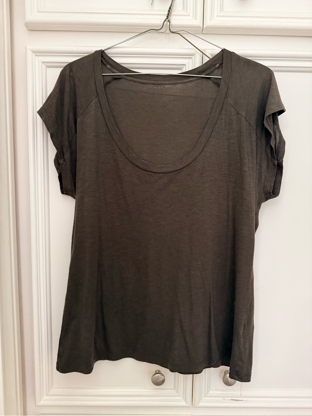 Women's Scoop Neck Short Sleeve Top - Brown